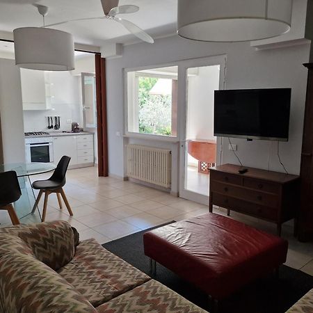 Residence Appartamenti Casa Vacanze Abbazia ペザロ エクステリア 写真