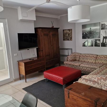 Residence Appartamenti Casa Vacanze Abbazia ペザロ エクステリア 写真