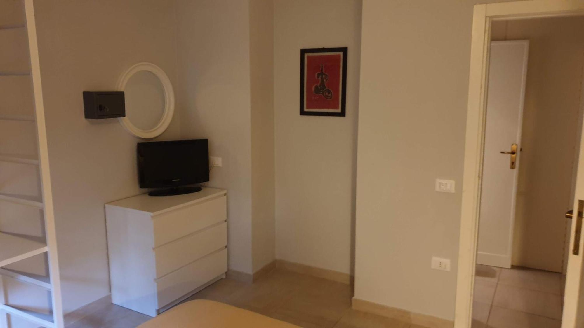 Residence Appartamenti Casa Vacanze Abbazia ペザロ エクステリア 写真